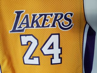 Adidas NBA Los Angeles Lakers Kobe Bryant 24 Gold Swingman Jersey Mens M Sewn 2