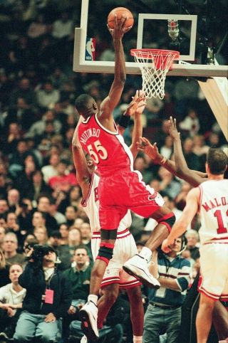 Ld30 - 1 2000 Nba Chicago Bulls Atlanta Hawks Mutombo (65) 35mm Negatives