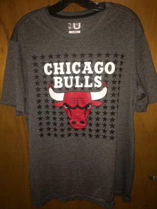Nba Mens Size X - Large Chicago Bulls 3 Wade Short Sleeve Graphic T Shirt.  Preown