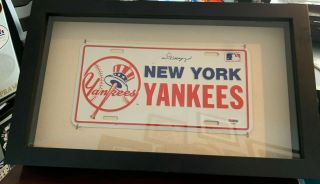 Joe Dimaggio Signed License Plate Yankees Hof Auto Baseball Psa Loa