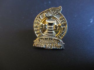 Detroit Red Wings 1997 Stanley Cup Champions Lapel Pin