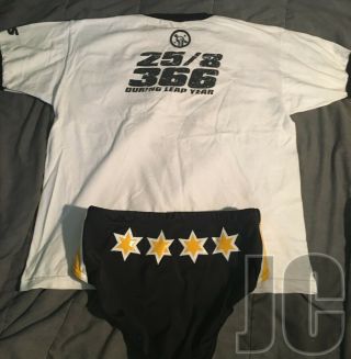 WWE CM PUNK XL AUTHENTIC KNEES TO FACES T - SHIRT & WRESTLING TRUNKS COSPLAY 2