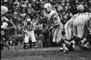 Ld24 - 12 Nfl Football 1960s Baltimore Colts Tom Matte (6) Orig B&w 35mm Negatives