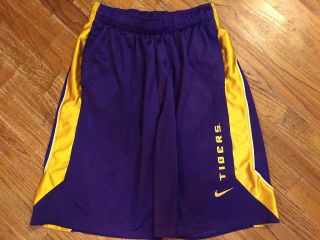 Lsu Tigers Nike Court Basketball Shorts.  Men’s Size: Medium Purple Yellow Euc