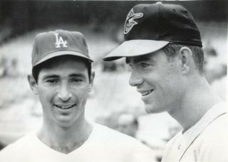 Sandy Koufax & Jim Palmer - 8 " X 10 " Photo - 1966 World Series - Dodgers Orioles