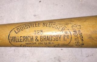 Louisville Slugger Hillerich & Bradsby Co Wooden Baseball Bat Size 35