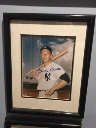 Mickey Mantle Ny Yankees Signed & Framed 8x10 W/photo Proof And