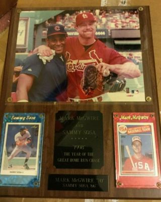 Mark Mcgwire & Sammy Sosa Home Run Chase Photo Plaque W/ Rookie Cards