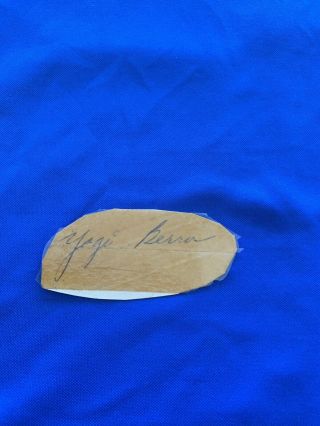 Hof Yogie Berra Signed Autographed Vintage Cut Signature York Yankees