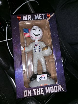 2019 Ny Mets Mr.  Met Man On The Moon Bobblehead 7/27/19 Moonman Broken Box