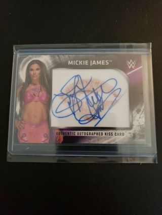 Mickie James Autographed Kiss Card 2018 Wwe Then Now Forever Kc - Mj 6/25