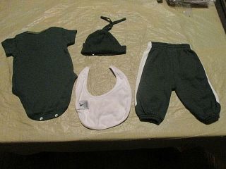 Green Bay Packers BABY One Piece SZ.  0/3Mths,  pants,  BIB & 1 - SZ.  FIT KNIT HAT OUTFIT 2