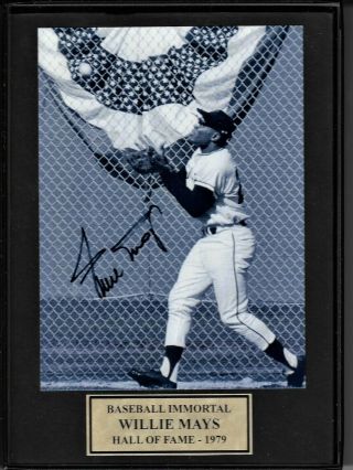 5x7 Framed Mat With 3.  5x5 B&w Photo Of Willie Mays,  Live Ink Signed