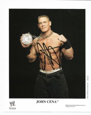 2006 - John Cena Signed Autographed 8x10 - Wwe - Photo Credit By John Giamundo