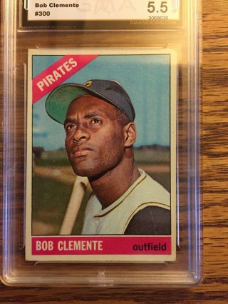 1966 Topps Roberto Clemente Pittsburgh Pirates 300 Baseball Card