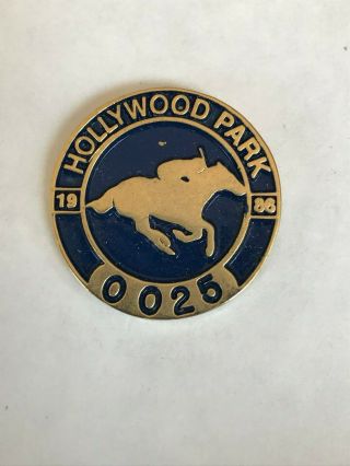 1986 Hollywood Park Officials Press Pin Horse Racing Badge 0025