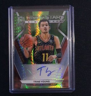 Trae Young 2018 - 19 Panini Spectra Rc Rising Star Neon Green Prizm Auto 9/49