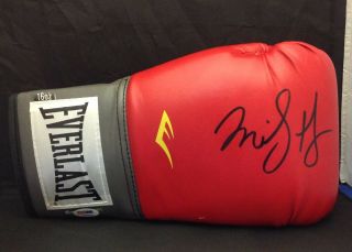 Mia St.  John Signed Everlast Boxing Glove Psa\dna Cert P42270