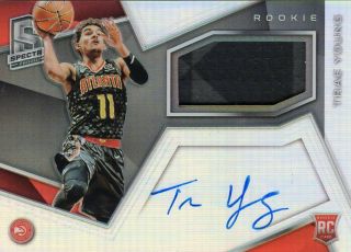 2018/19 Panini Spectra Trae Young Rookie Jersey Auto D /299.  Hawks