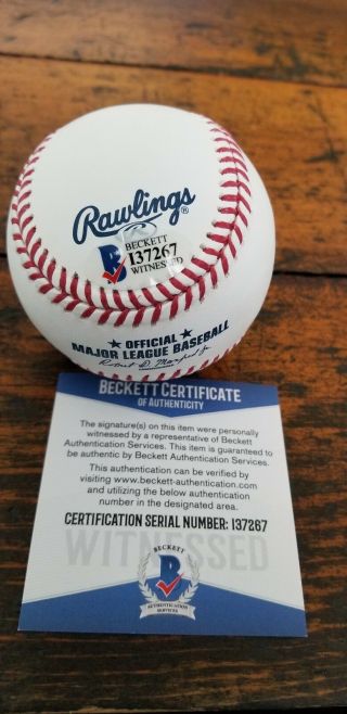 Luis Robert Chicago White Sox Autographed Signed Baseball BECKETT BAS 2