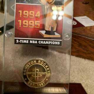HOUSTON ROCKETS DISPLAY PLAQUE FOR THEIR ' 94 & ' 95 BACK - TO - BACK NBA CHAMPIONSHIP 4