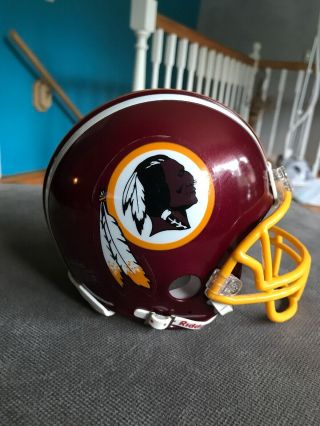 Nfl Washington Redskins Riddell Mini Football Helmet 3 5/8