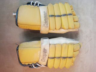 Vintage Cooper 17 Hockey Gloves With Armadillo Thumb Made In Canada