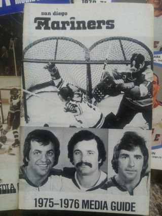 1975 - 76 SAN DIEGO MARINERS MEDIA GUIDE Yearbook 1976 WHA Hockey Program 2