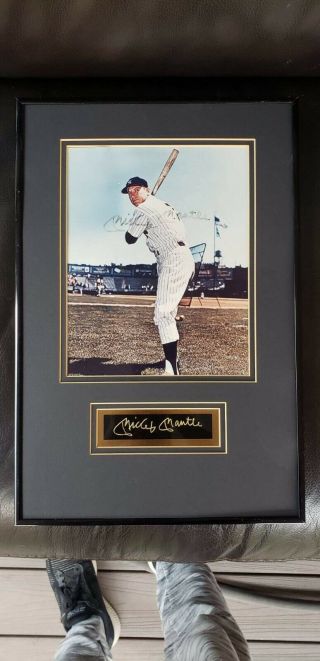 Mickey Mantle Signed 8x10 Photo Autographed Framed But No Glass.  It Broke