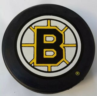 Boston Bruins Old Style Nhl Hockey Puck Official Czechoslovakia Scarce Old Gem