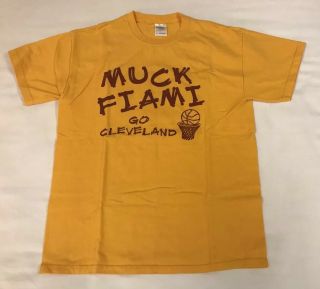 Vintage Men’s Cleveland Cavaliers Yellow Short Sleeve T - Shirt Size M