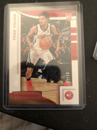 Trae Young 2018 - 19 Chronicles Rookies & Stars - Rc Gold 02/10