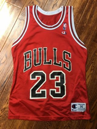 Michael Jordan - Chicago Bulls - Champion Jersey - Red - Size 36 -