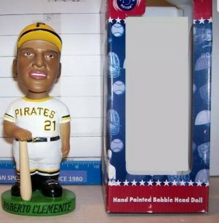 Roberto Clemente Pittsburgh Pirates Bobblehead.  Hall Of Fame.  Cooperstown.  Nib.