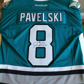 San Jose Sharks Joe Pavelski Autographed Jersey (small)