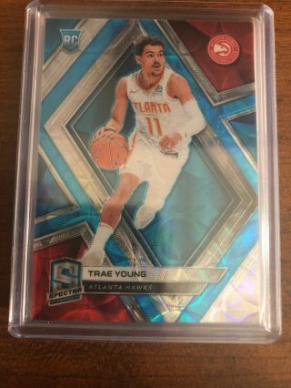 2018 - 19 Spectra Trae Young /75 Rookie Prizm Blue Scope Rc Hawks