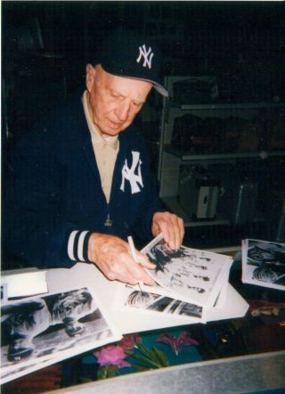 Frank Crosetti Yankees autograph 8x10 photo 1932 WS Chicago Cubs 4