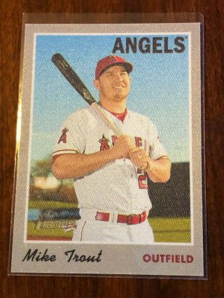 2019 Topps Heritage High Number Mike Trout Cloth Insert No.  26 Angels Mvp Sp