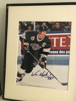 4 Wayne Gretzky Signed Photos With Picture Frames 5
