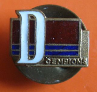 Soviet Union,  Latvia - Sports Society Daugava Champion Badge On Screw