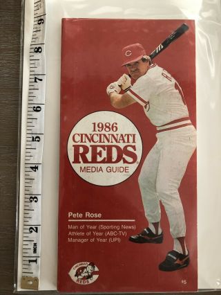 RARE HTF VINTAGE CINCINNATI REDS 1986 MEDIA GUIDE MLB BASEBALL PETE ROSE MLB HOF 2