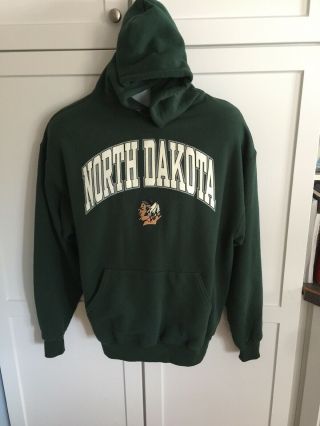University Of North Dakota Und Fighting Sioux Sweatshirt Hoodie Lg