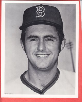 1975 Red Sox Team Issue Glossy 8 X 10 Fred Lynn Rookie