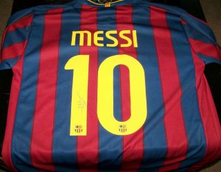 Leo Messi Barcelona autographed jersey 2