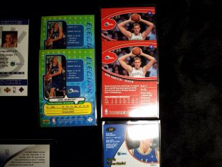 (10) Dirk Nowitzki 1998 Rookie Card Auto Refractor Upper Deck Topps Gold Label 5