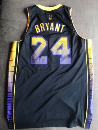 NBA Los Angeles Lakers Mens Jersey Kobe Bryant 24 MSRP $120 2