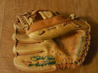Pete Rose Autographed Signature Baseball Glove