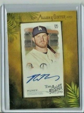 2019 Topps Allen & Ginter Framed Mini Auto Max Muncy Los Angeles Dodgers