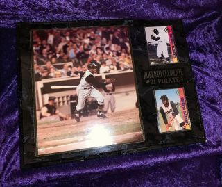 Pirates Roberto Clemente Photo Plaque Holds 8x10 And 2 Sports Cards