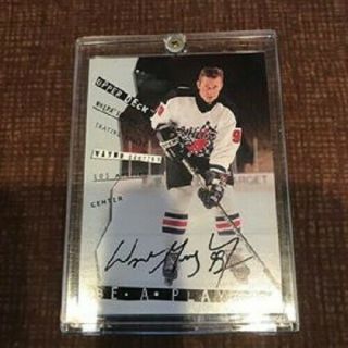 1994 - 95 Upper Deck Nhlpa Be A Player Wayne Gretzky Autograph Card